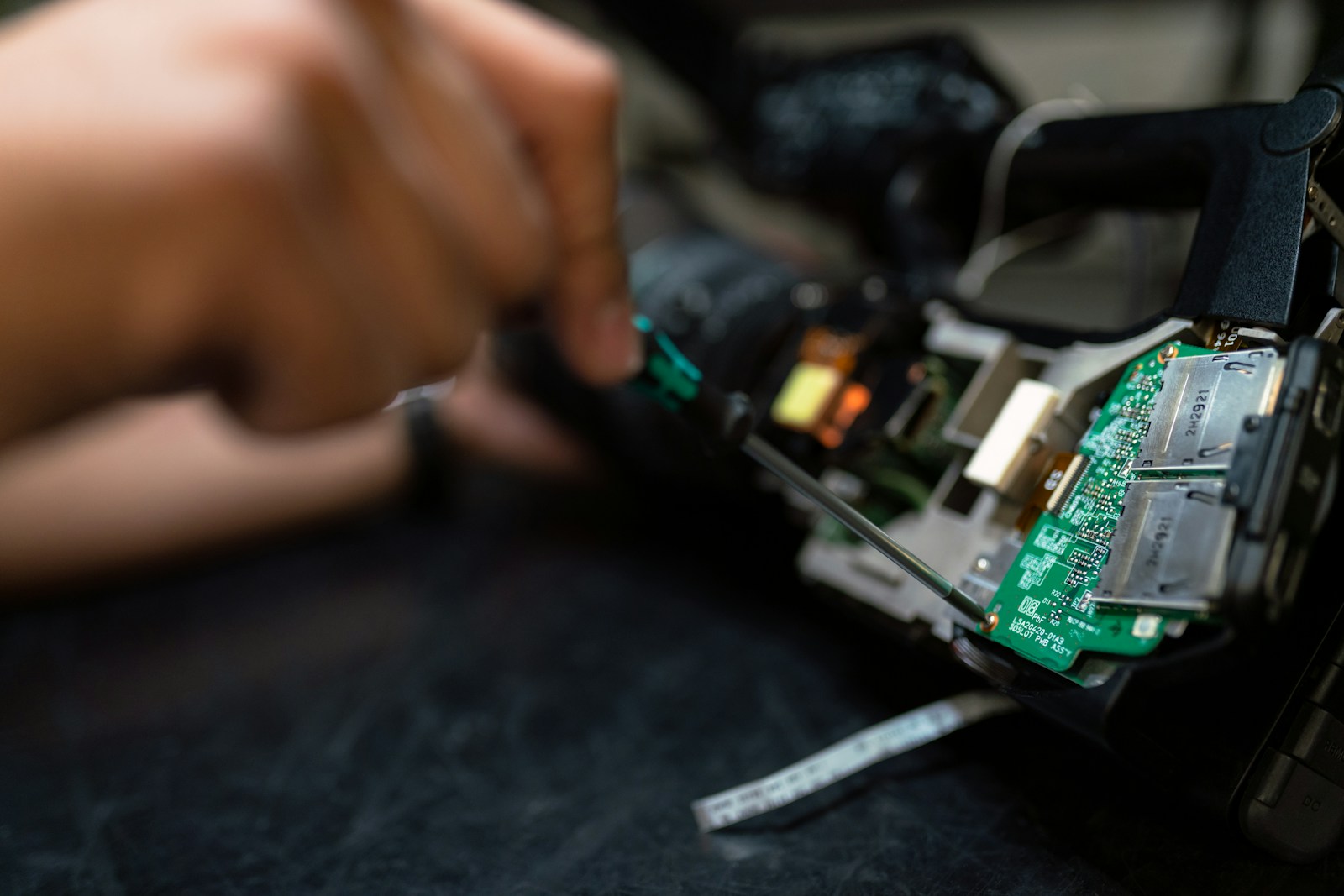 Topraklama Nedir? Elektrik Güvenliğinde Neden Kritik?